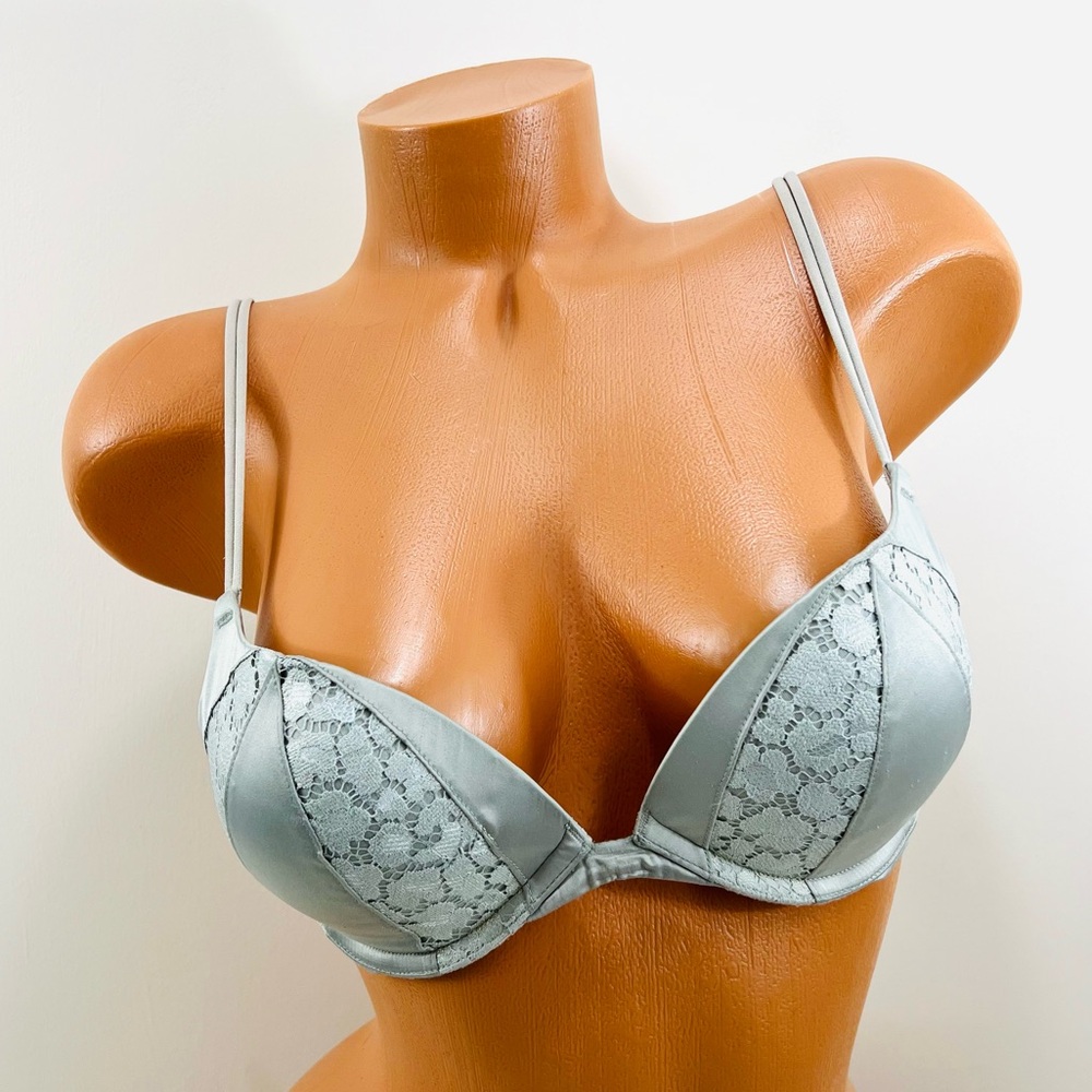 34B Victoria’s Secret Very Sexy Push Up Bra